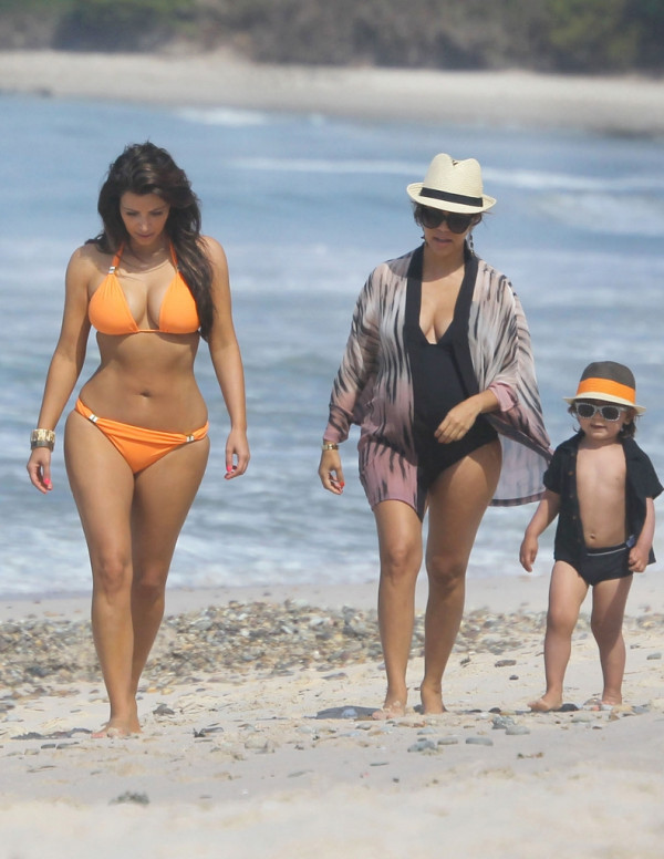 Même à Mexico Kim Kardashian est sensuelle